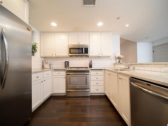 5th image of 10648 Woodbridge St Unit 204