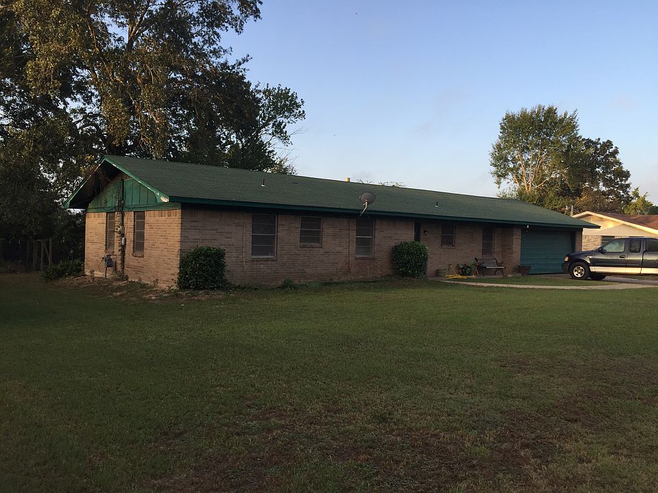 1st image of 810 E Highlands Ave