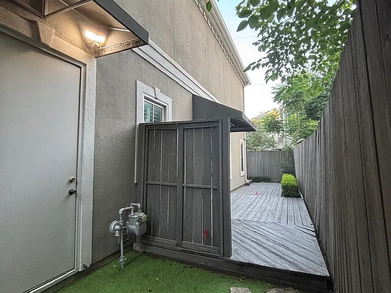 5308 Southampton Est — Photo 30