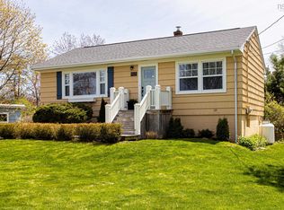 142 Frederick Ave, Halifax, NS B3N 2L3