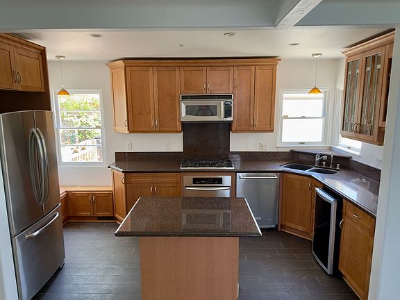 4th image of 4572 Valencia Dr