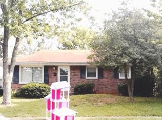 1315 Stephen Foster Dr, Lexington, KY 40517