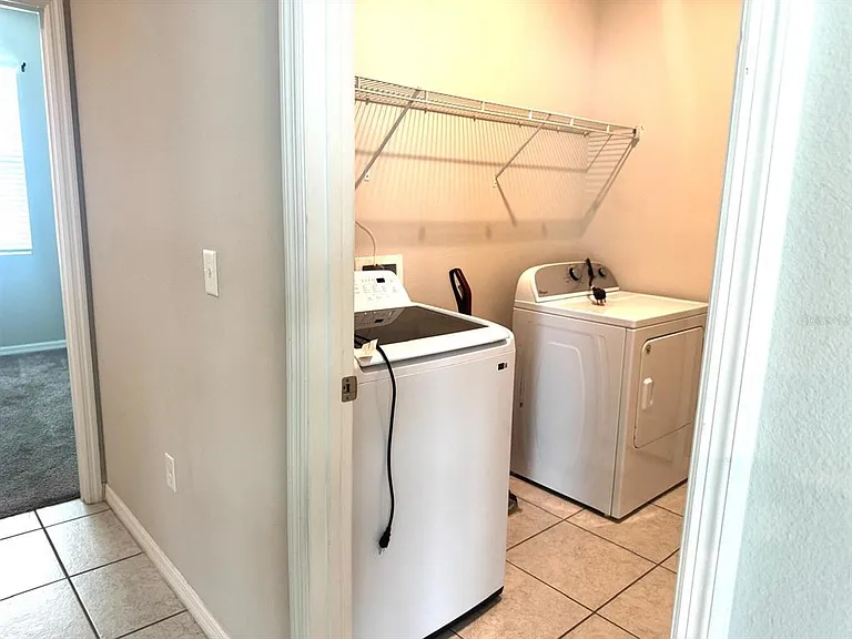 863 Hudson Valley Dr — Photo 17