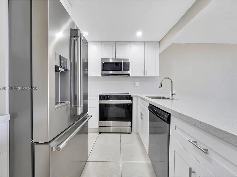 9001 SW 77th Ave #C709 — Photo 5