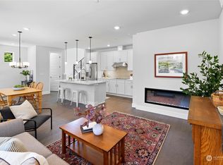900 Dove Tail Ln NW, Bainbridge Island, WA 98110