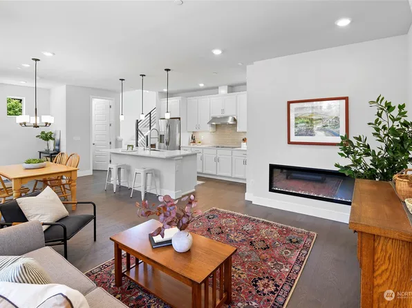 900 Dove Tail Lane NW, Bainbridge Island, WA 98110