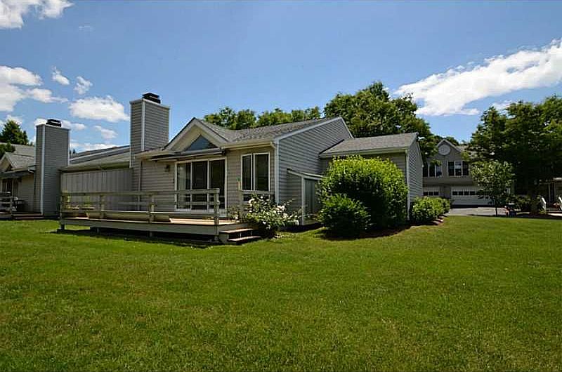 2nd image of 445 Paddock Ln