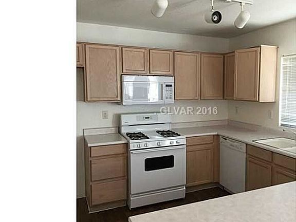 2nd image of 705 Peach Coral St