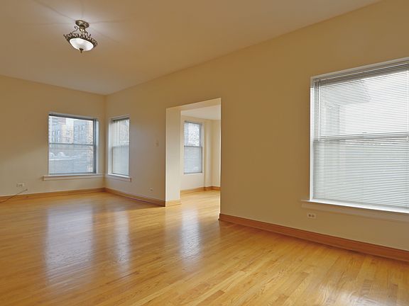 5th image of 918 W Buena Ave APT 3