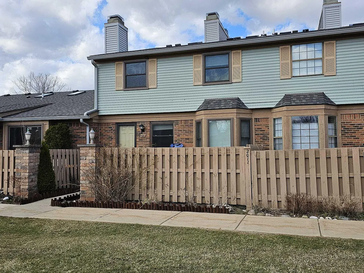 Building Photo - 2011 Vine Way Dr #66