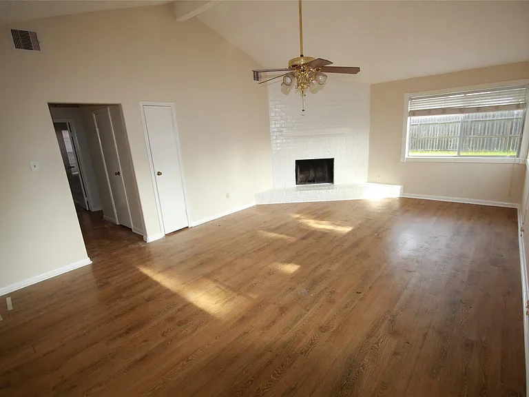 5302 Town Park Blvd — Photo 4