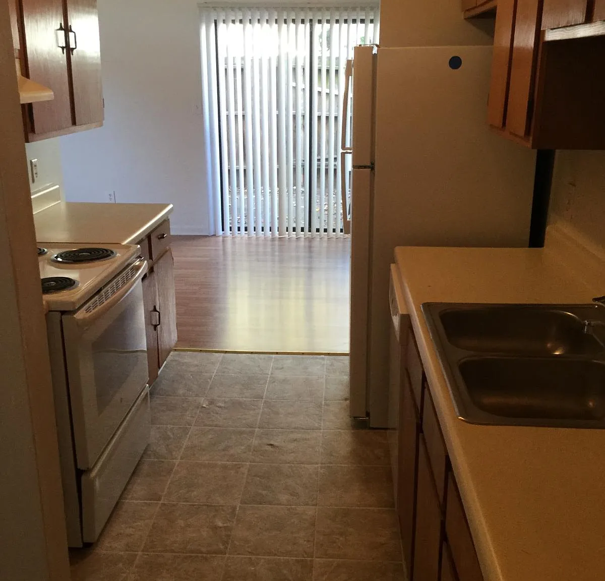 3 bed, 2.5 bath, 1216 sqft, $1,700 — Photo 4