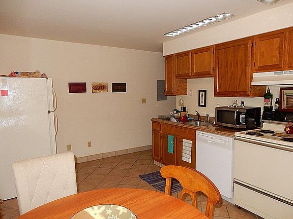 4th image of 21 W Hollister St #1