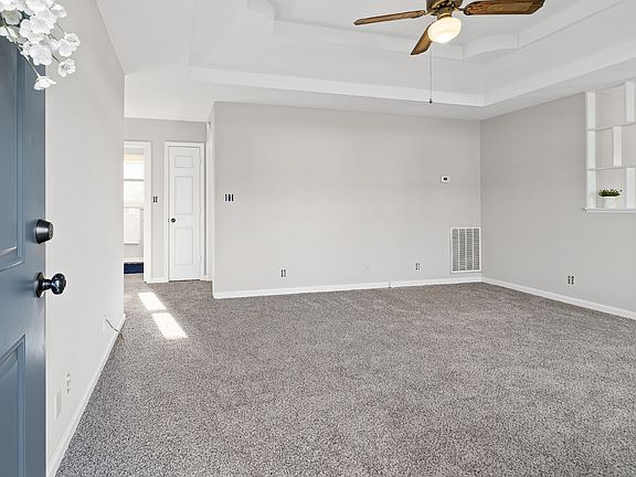 5th image of 581 Anita Dr