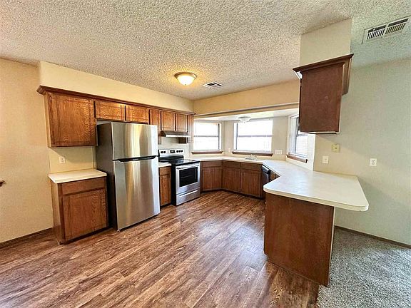 5th image of 4714 SE 47th St