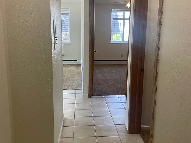 2619 N Oakland Ave — Photo 15