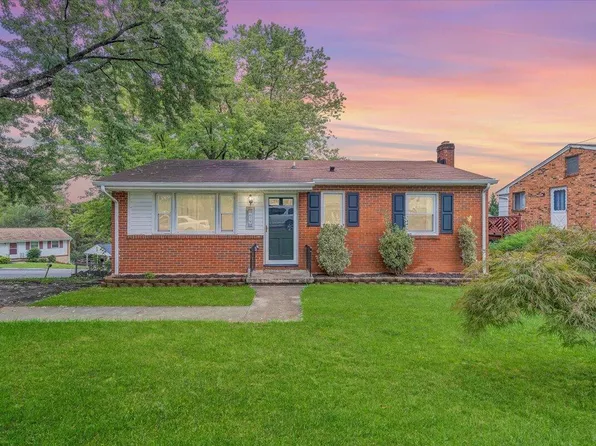 679 E Augusta Ave, Vinton, VA 24179