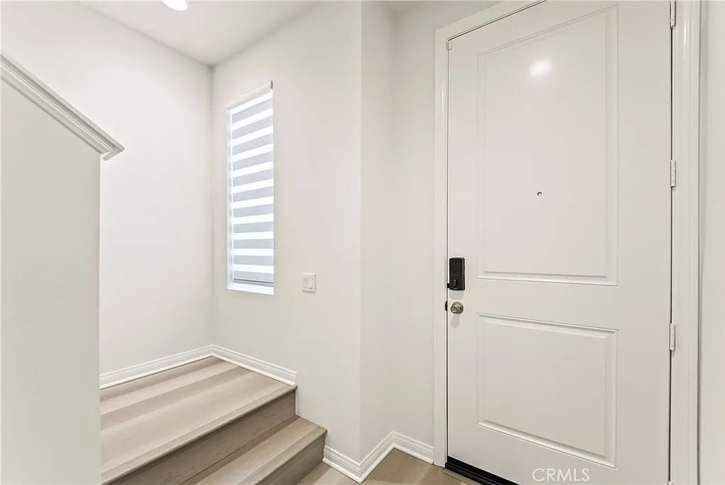 4 bed, 3.5 bath, 1870 sqft, $4,150 — Photo 4