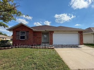 3234 W Scott St, Springfield, MO 65803
