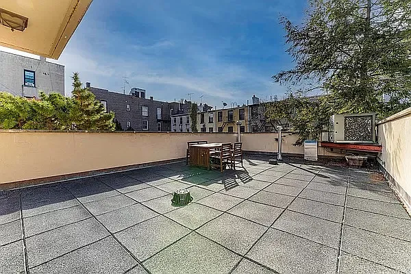 Rented by Yunan LLC | media 1