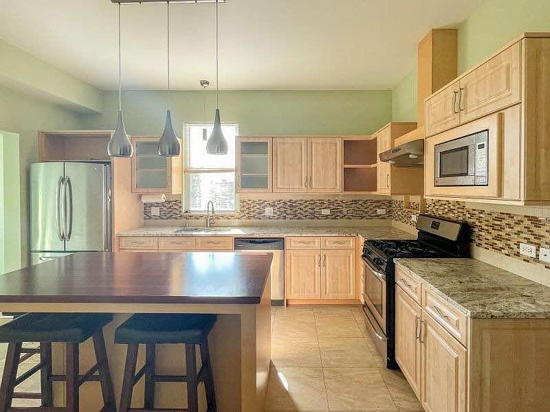 1st image of 3051 N Gresham Ave #2N