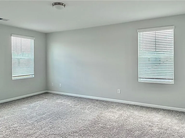 37 Stetson Dr — Photo 5