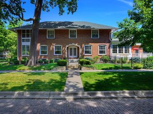 200 9th St, Wilmette, IL 60091