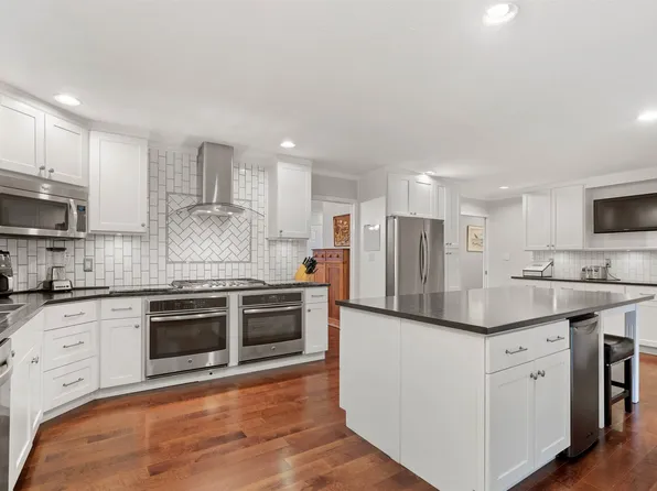 5102 219a St, Langley, BC V3A 8P8