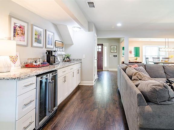 2nd image of 7140 Crooked Oak Dr