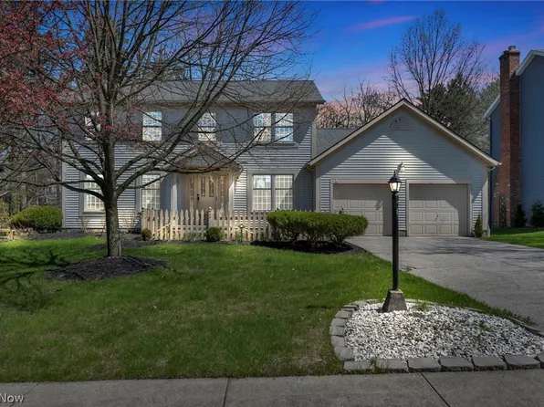 19395 Spinnaker Cir, Strongsville, OH 44136