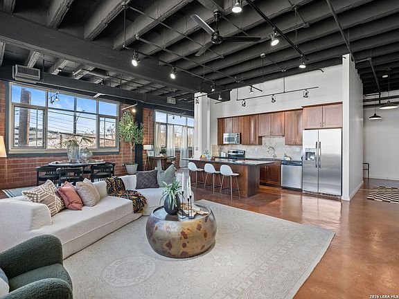 5th image of 1331 S FLORES ST #211