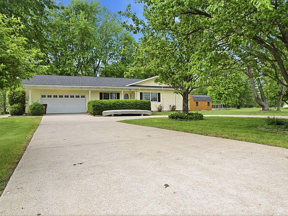 3rd image of 175 Montana Dr