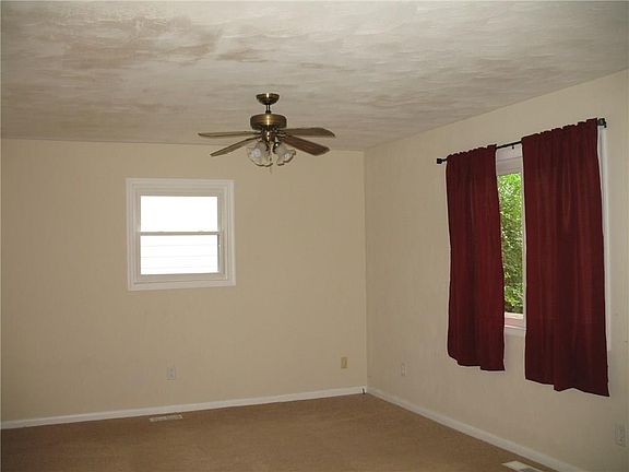 2nd image of 887 Cheyenne Dr