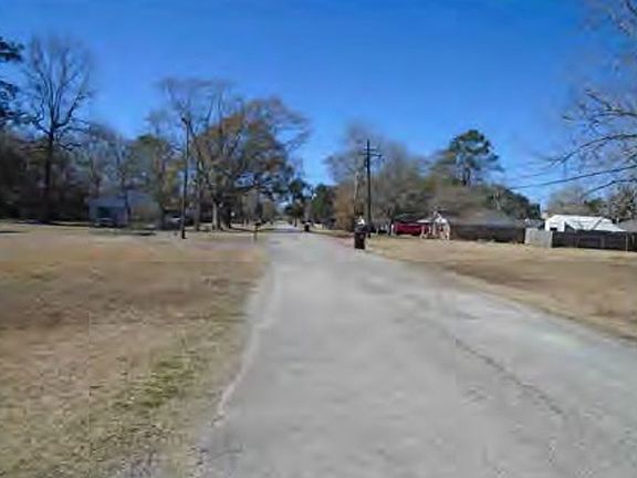Exterior Neighborhood (street photo)