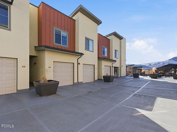 3rd image of 6169 Park Ln S #39