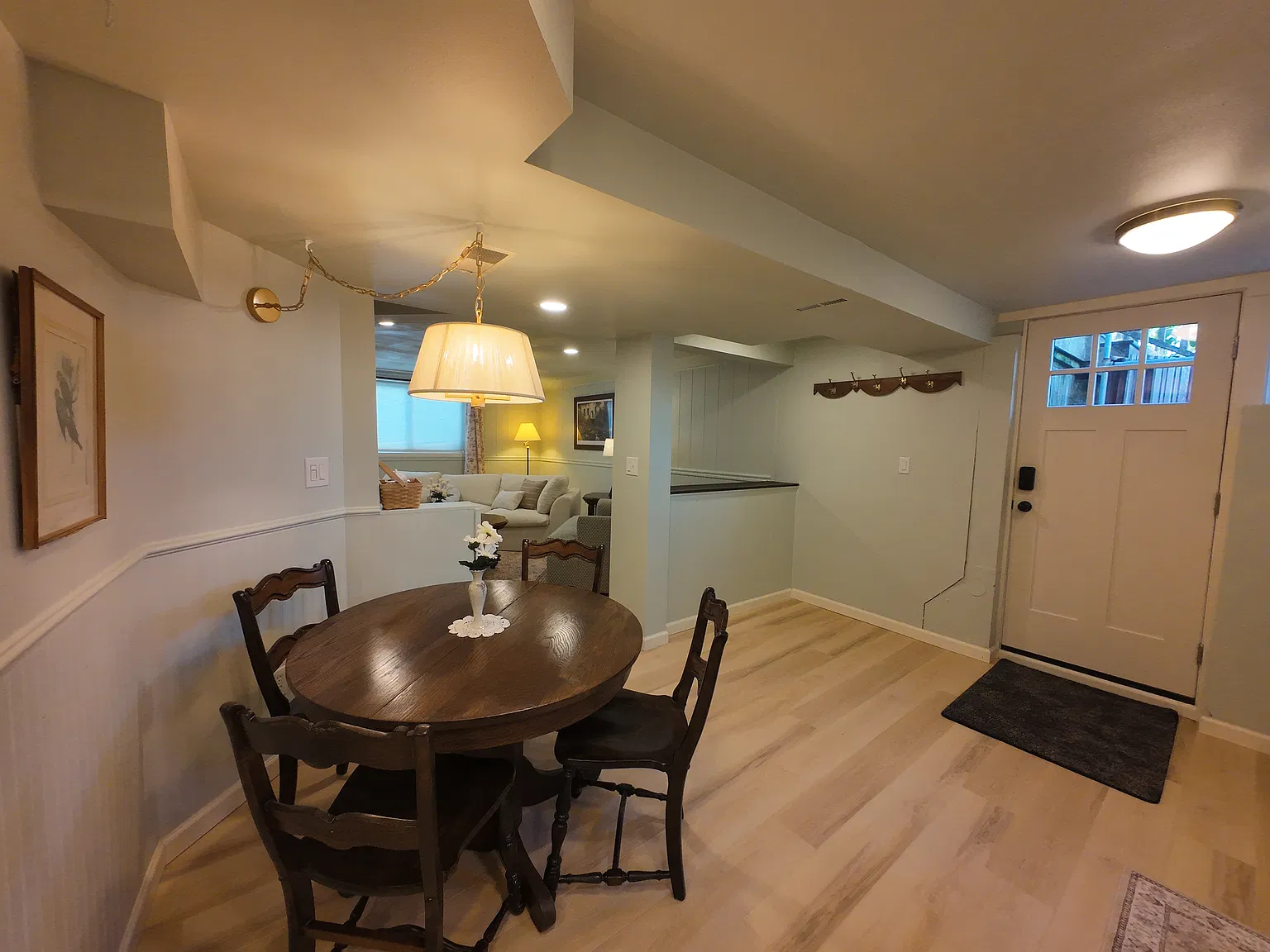 2 bed, 1100 sqft, $3,200 — Photo 2