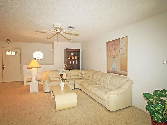 5th image of 210 Laurel Hollow Dr #6
