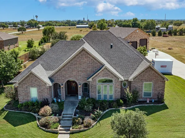 64 County Road 466, Gainesville, TX 76240