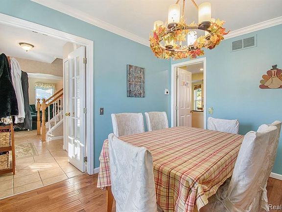 3rd image of 7340 Silver Cove Ct