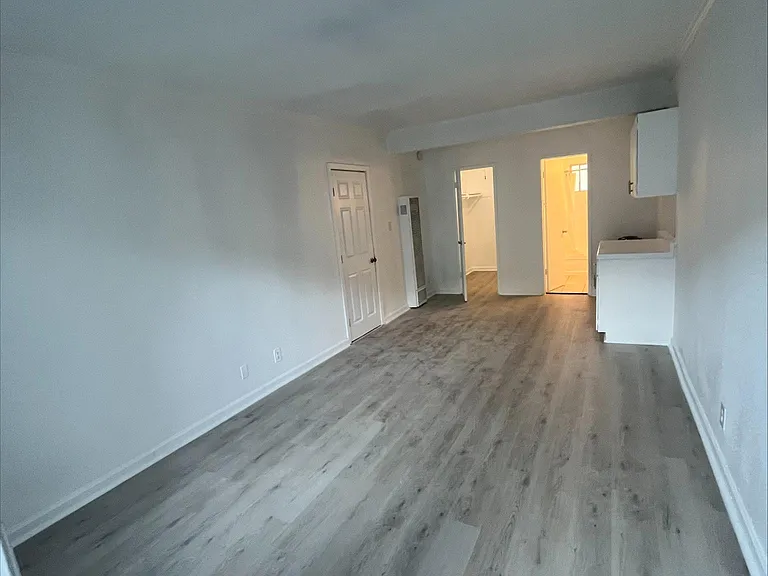 12767 Caswell Ave #8A — Photo 2
