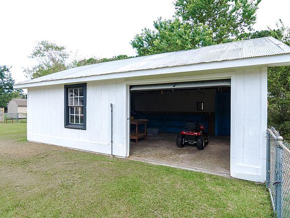 4th image of 182 Eckart Dr