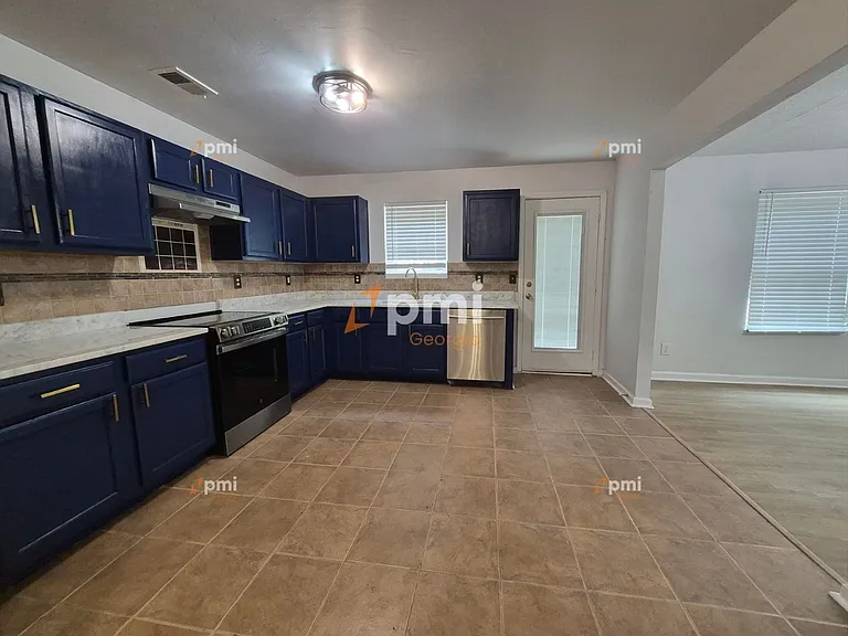 304 Klinetop Dr — Photo 3