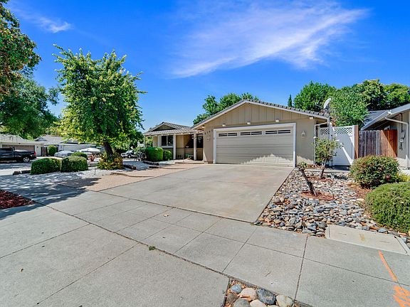 2nd image of 6141 Del Robles Ct
