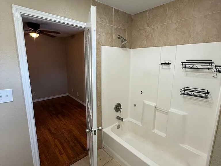 784 Samuels St — Photo 14