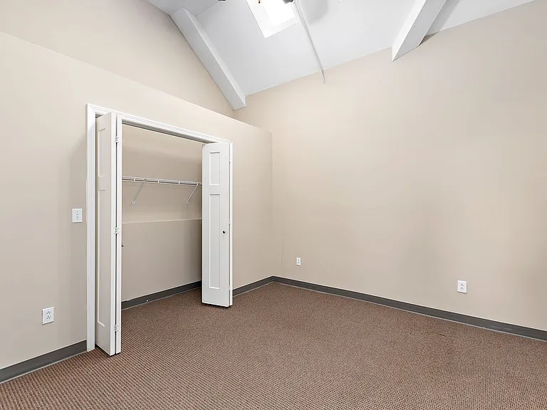 1040 Orville Ave — Photo 2