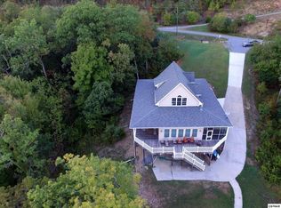 3927 Island View Rd, Sevierville, TN 37876