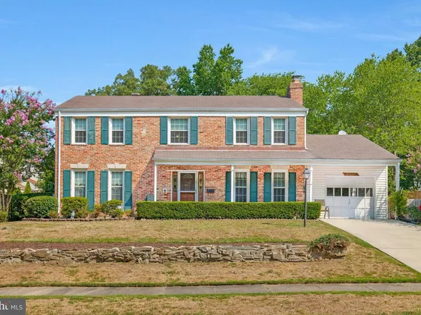 8402 Magnolia Dr, Lanham, MD 20706