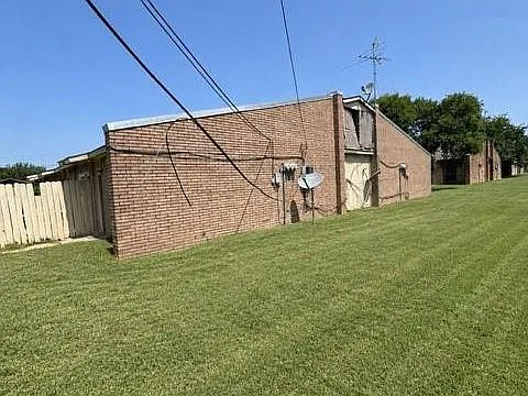 2312 Andover Dr