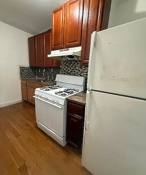 759 Home St #2 — Photo 2