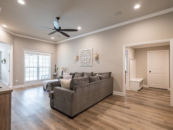 3rd image of 3860 Zaun Cir